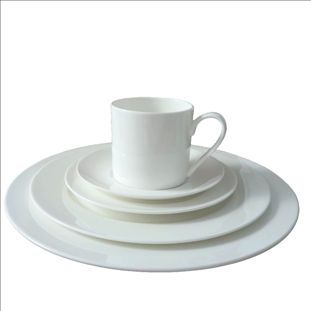 Nevaeh White 5pcs Grand Rim Set by Fitz and Floyd - Picture 2 of 6